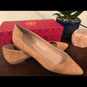 BRAND NEW NEVER WORN Tory Burch Suede Flats